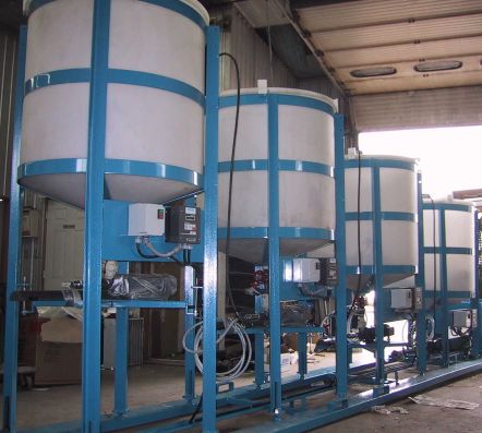 Four cascading pilot plant thickeners configured in a counter-current decantation (CCD) circuit.