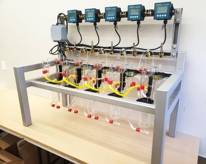 Laboratory solvent extraction pilot plant.